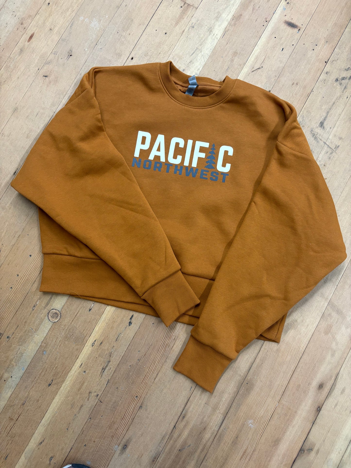 PACIFIC Women's Crop Crew