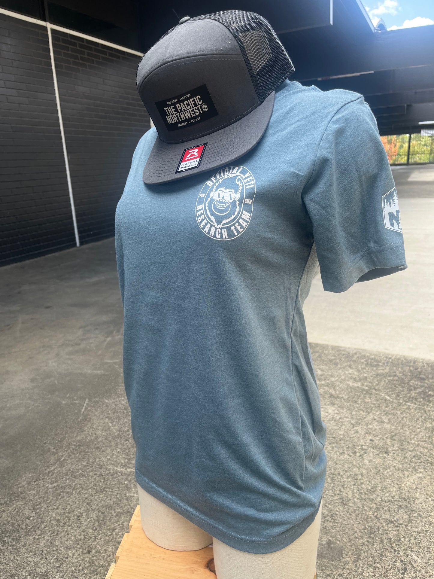 YETI RESEARCH Fan Fav Tee